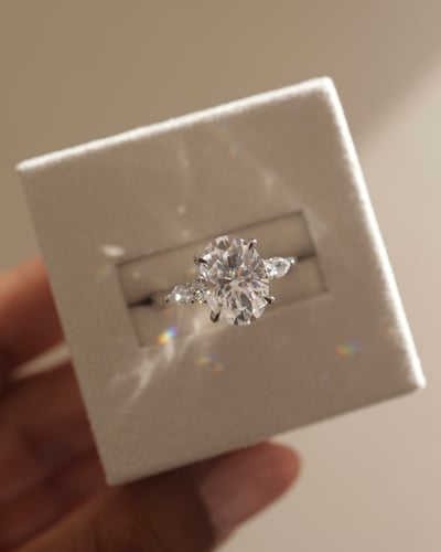 11x8mm oval moissanite