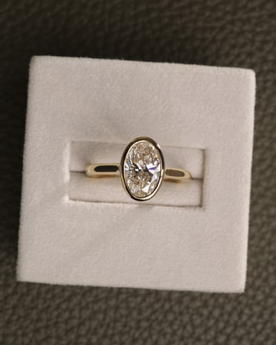 2.10ct oval diamond