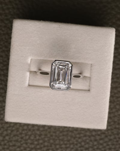 3.72ct emerald diamond