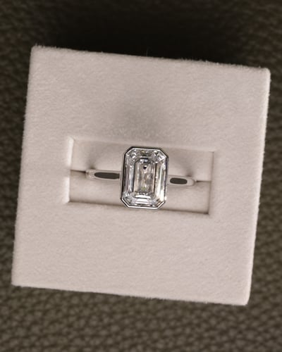 3.08ct emerald diamond