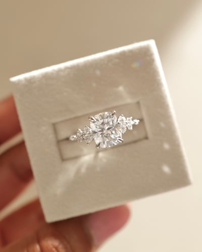 9x7.5mm elongated cushion moissanite