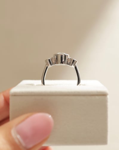 10x7mm oval moissanite