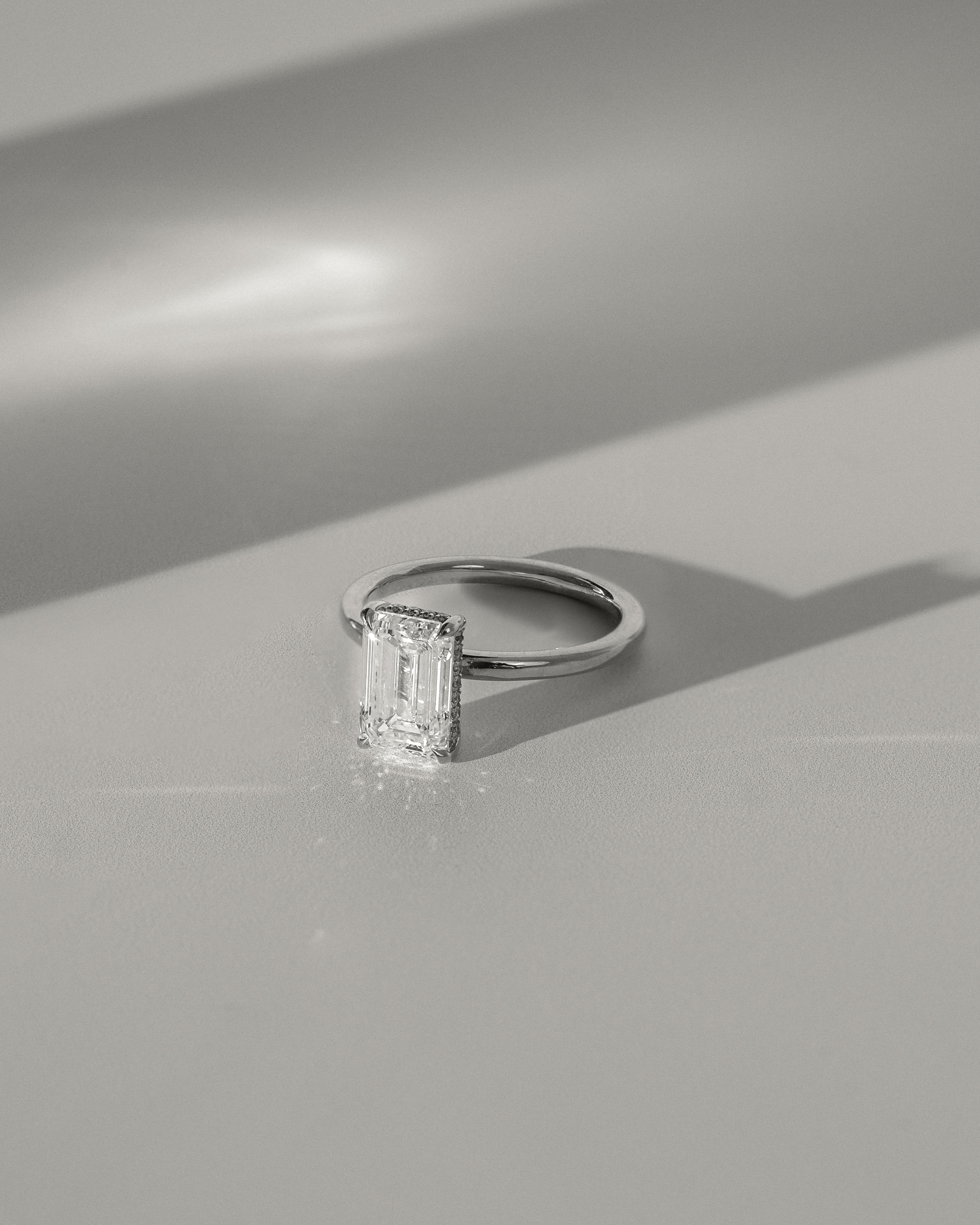 Alice  Emerald Solitaire Lifestyle Image