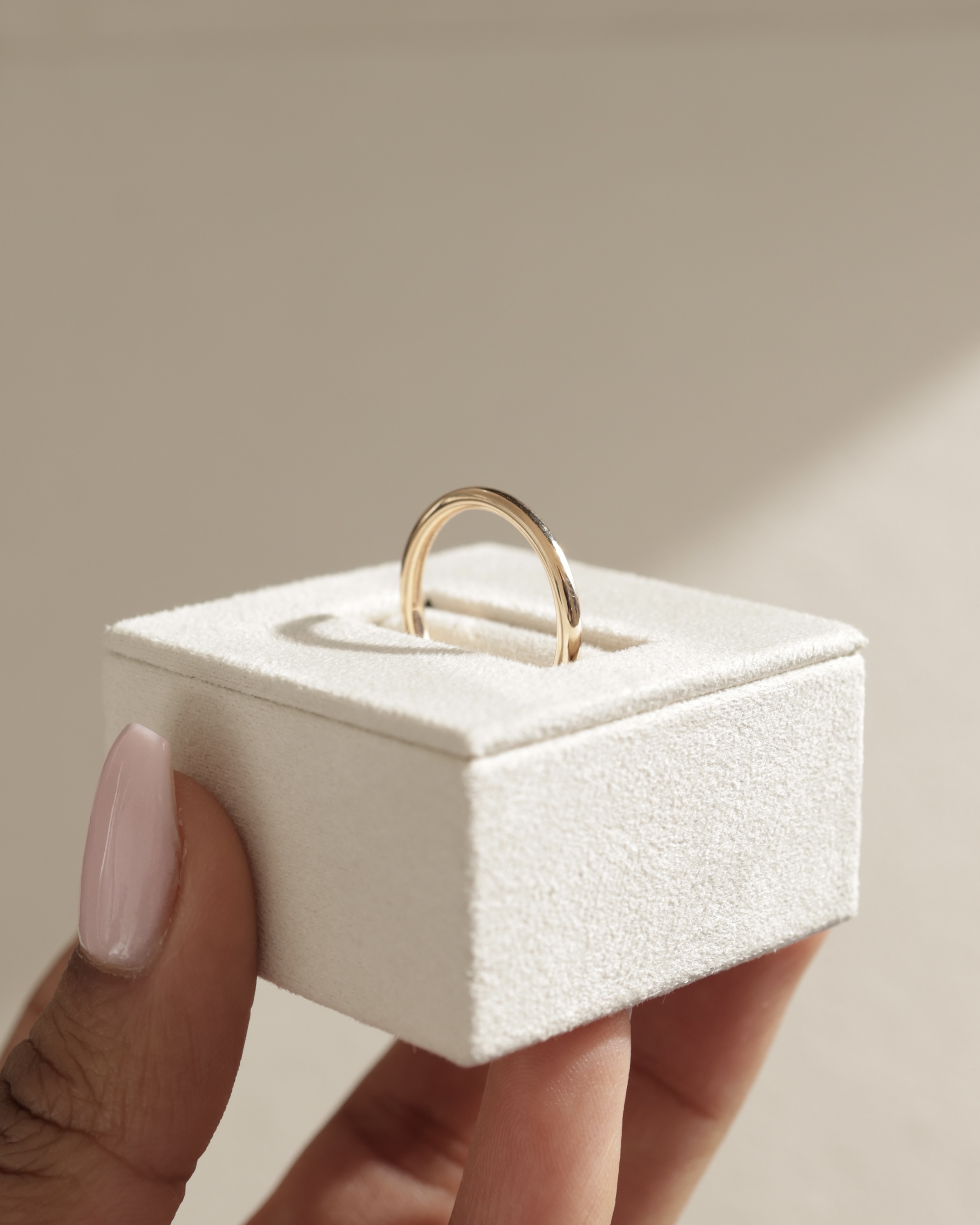 Ashton - Plain Wedding Ring Lifestyle Image