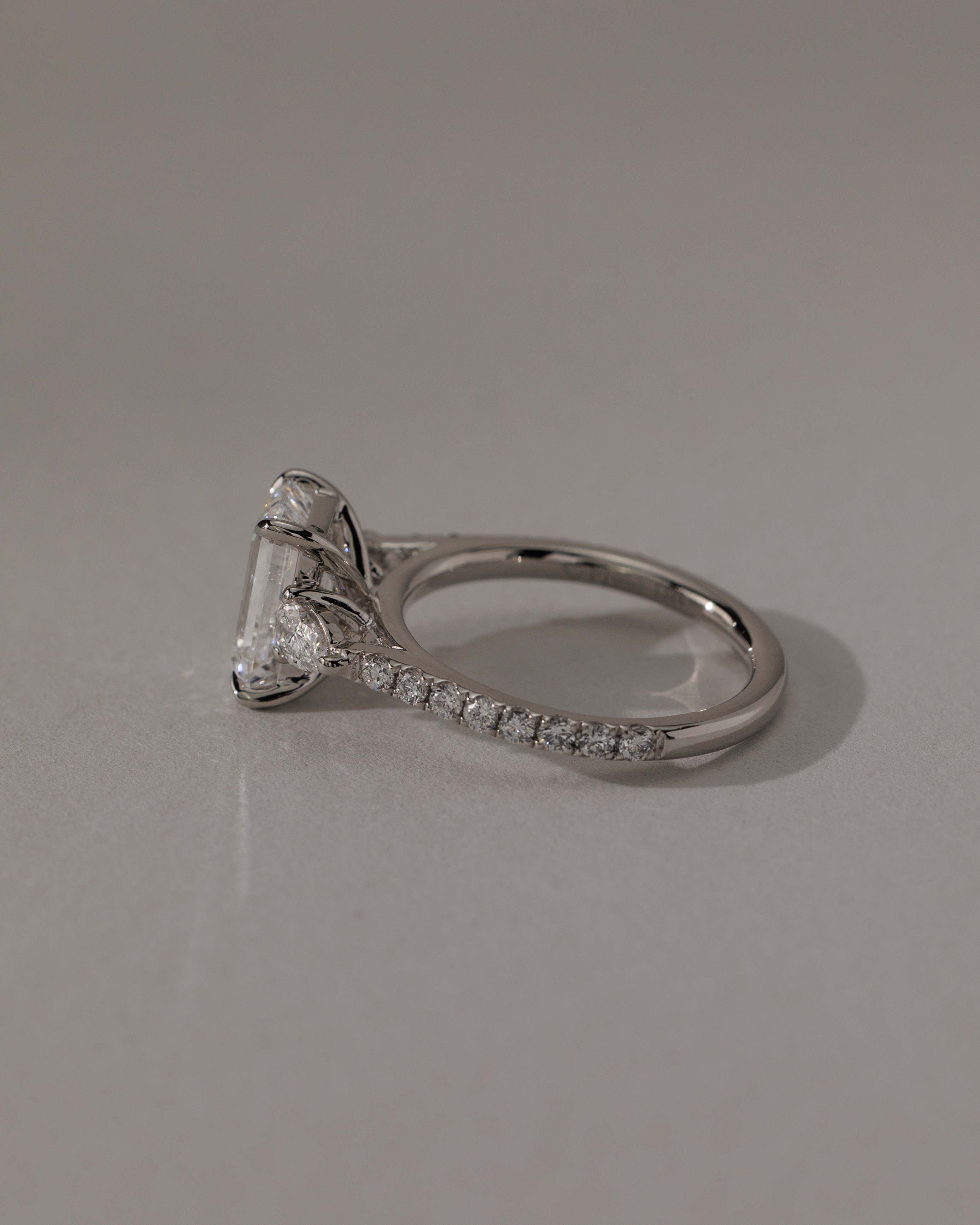 Autumn - Emerald Trilogy with Pav Lifestyle Image