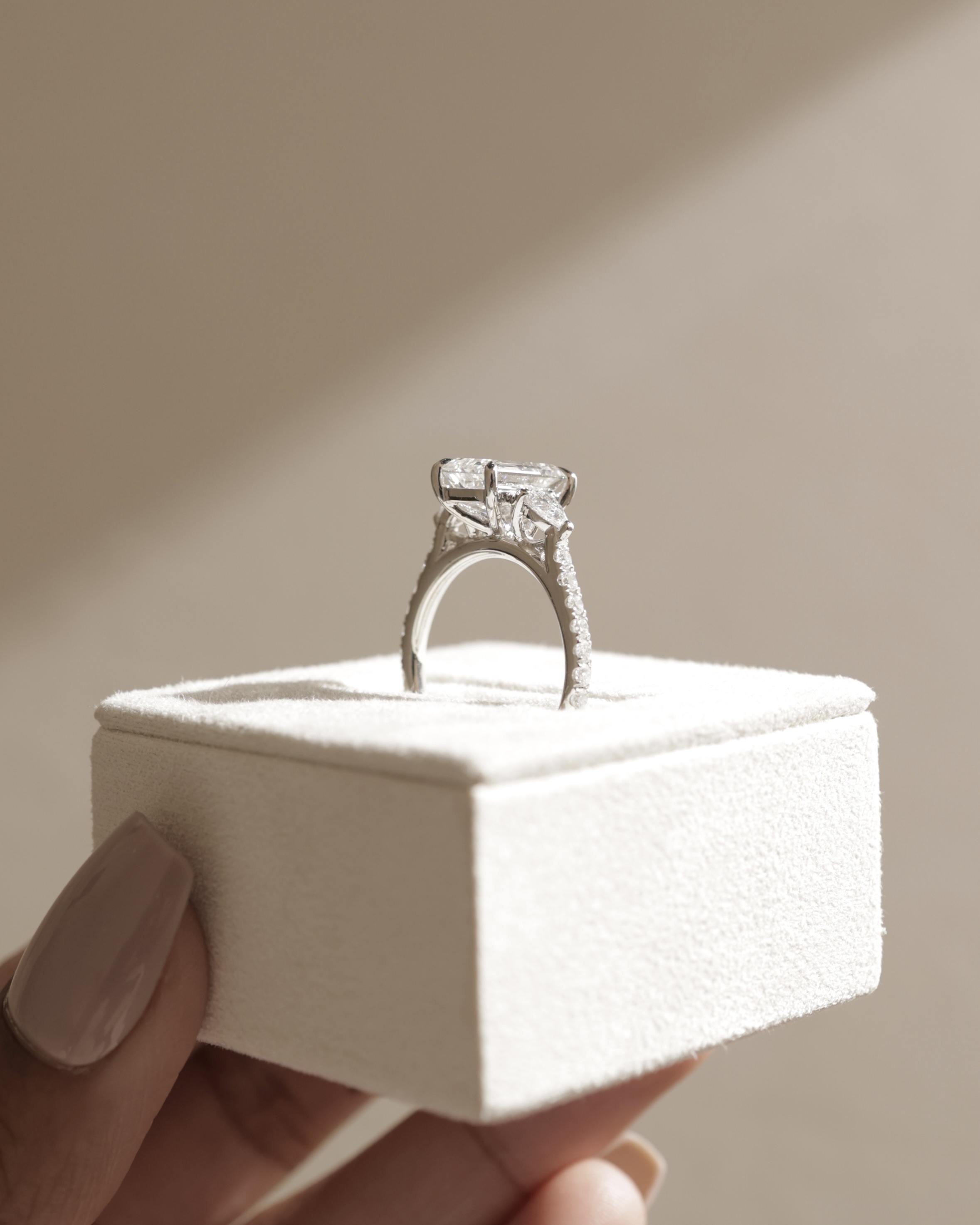 Autumn - Emerald Trilogy with Pav Lifestyle Image