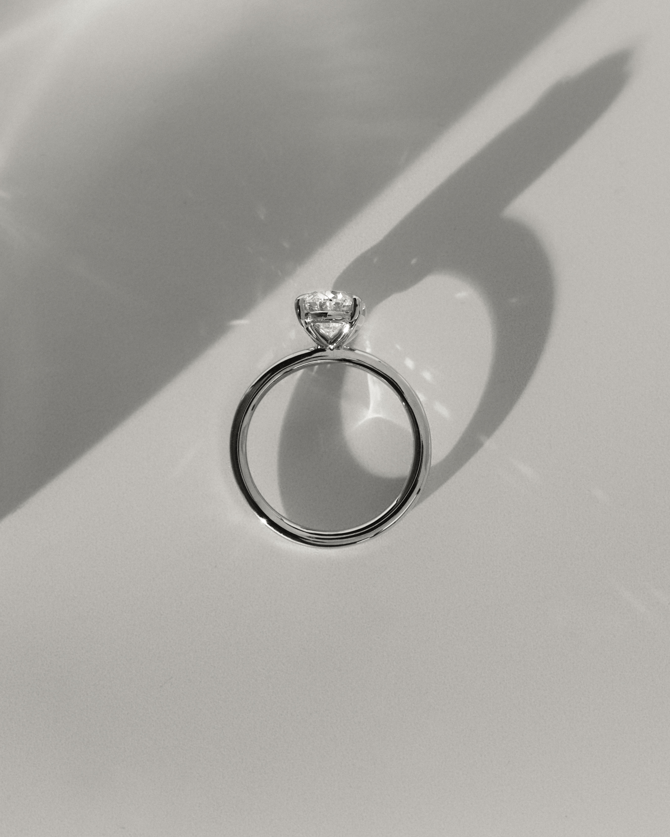 Daisy  Oval Solitaire Lifestyle Image