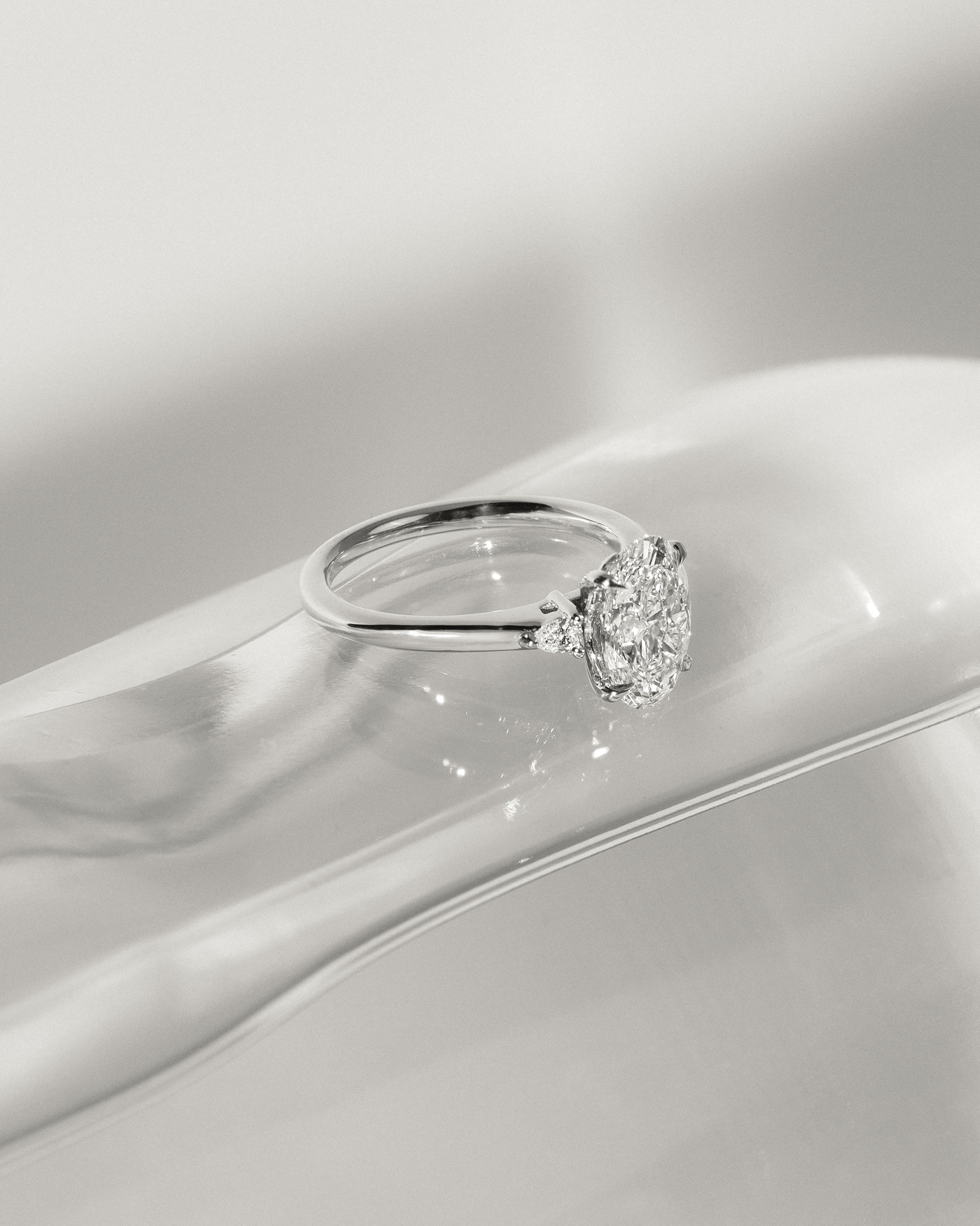 Elena  Oval Trilogy Lifestyle Image