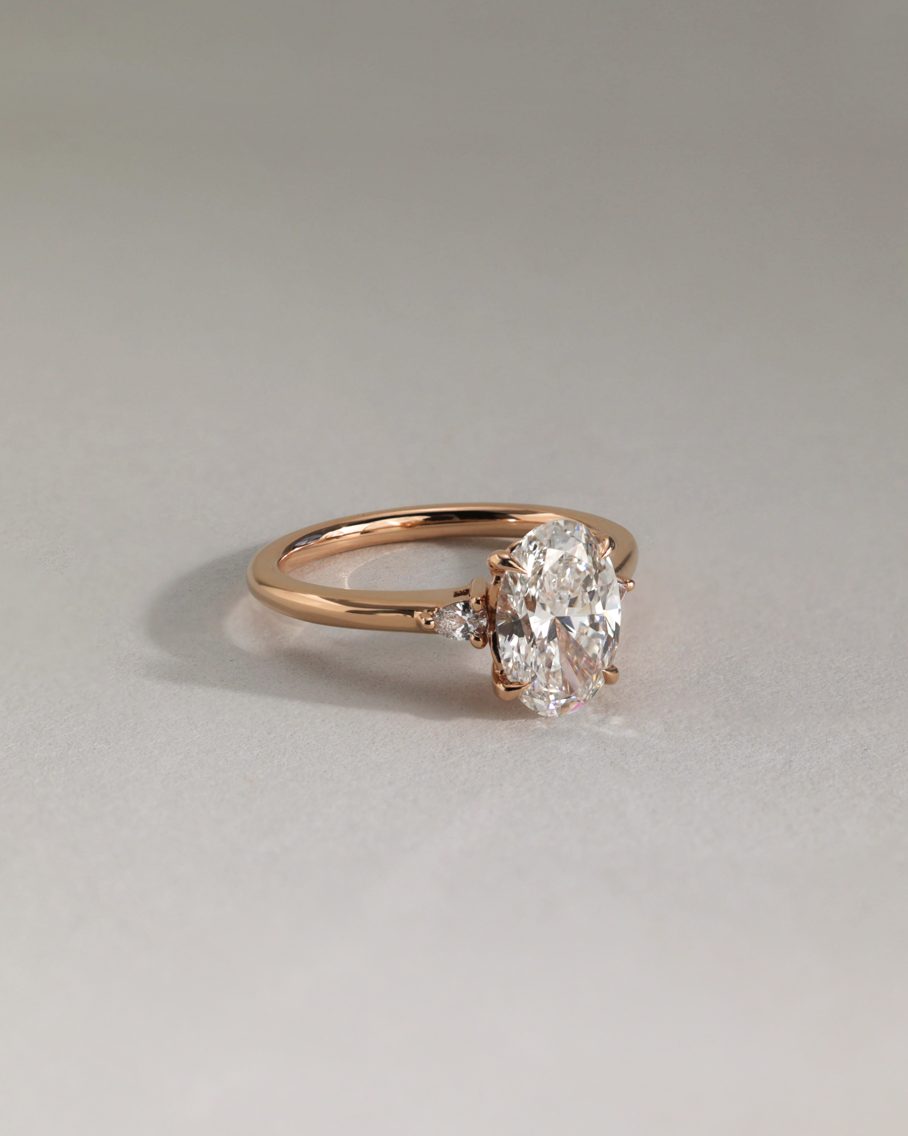 Elena  Oval Trilogy Lifestyle Image