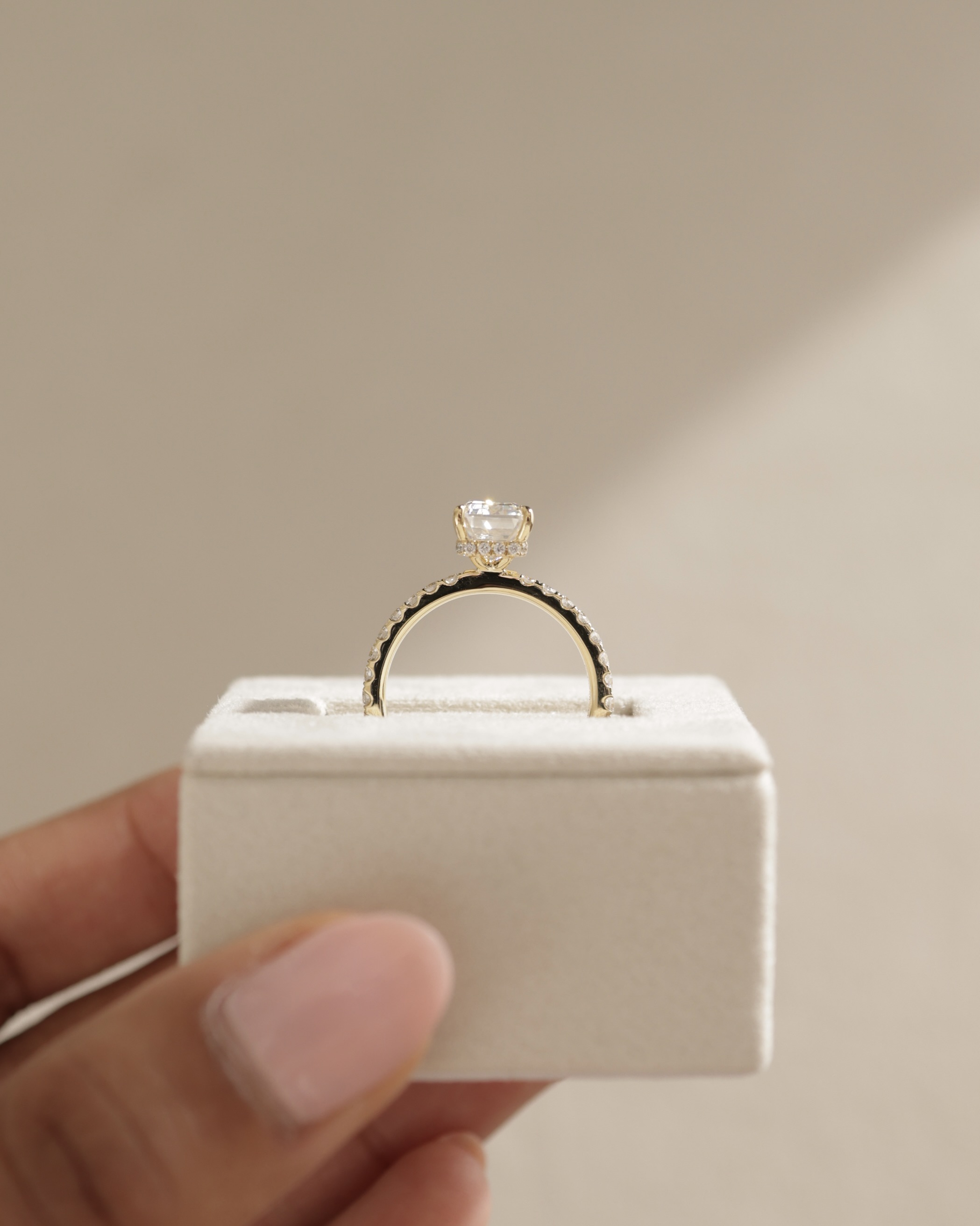 Eliana - Emerald with Pav Lifestyle Image