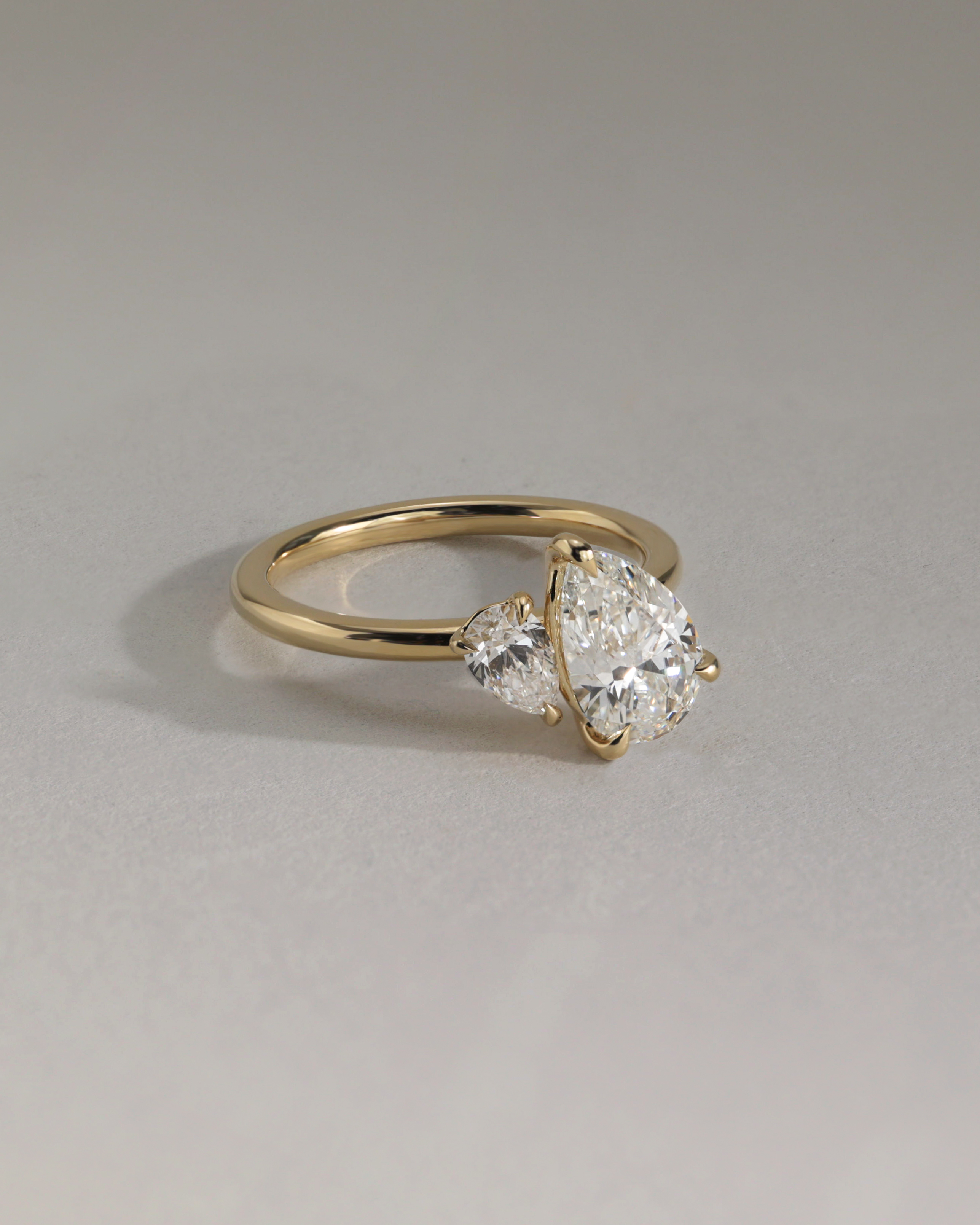 Francesca - Double Pear Toi et Moi Lifestyle Image