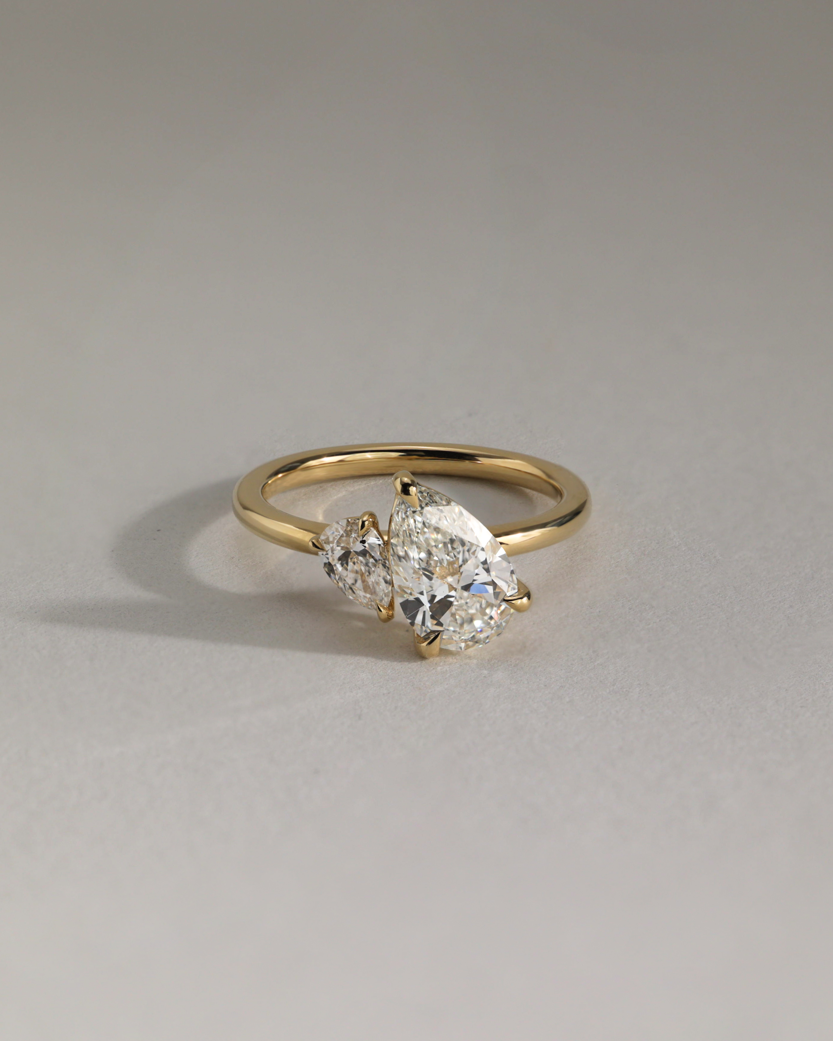 Francesca - Double Pear Toi et Moi Lifestyle Image