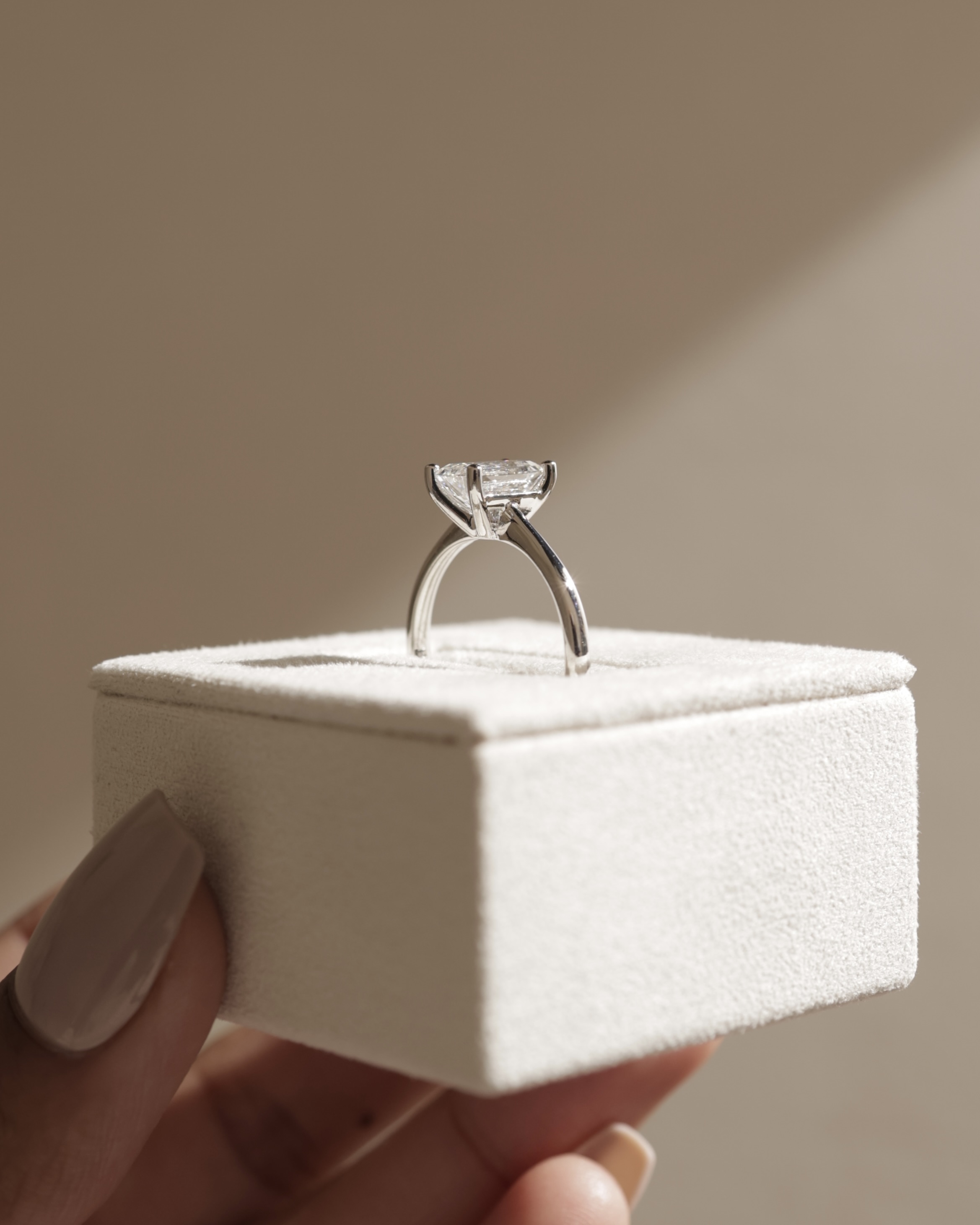 Freya  Emerald Solitaire Lifestyle Image