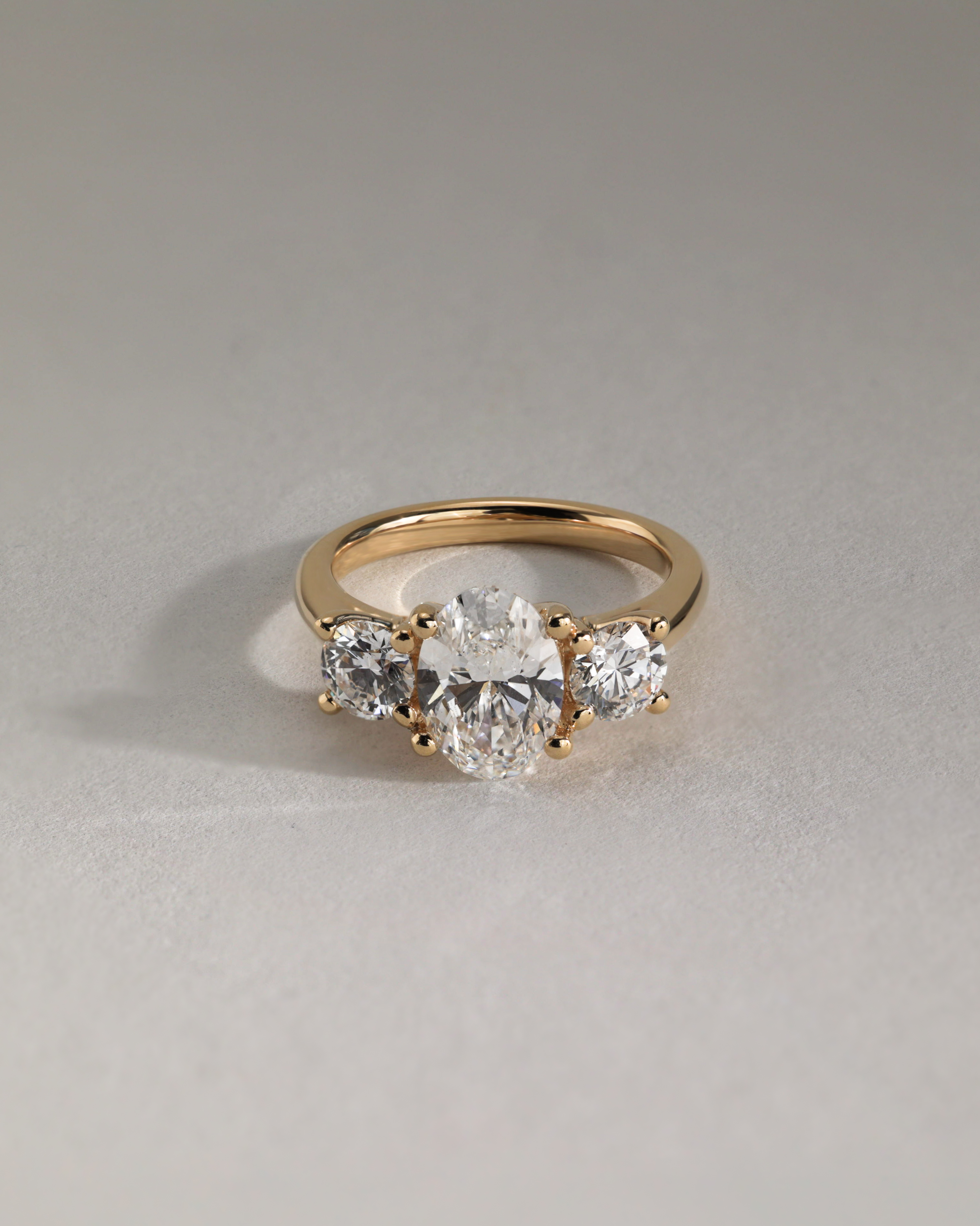 Grace  Trellis Oval Trilogy Lifestyle Image