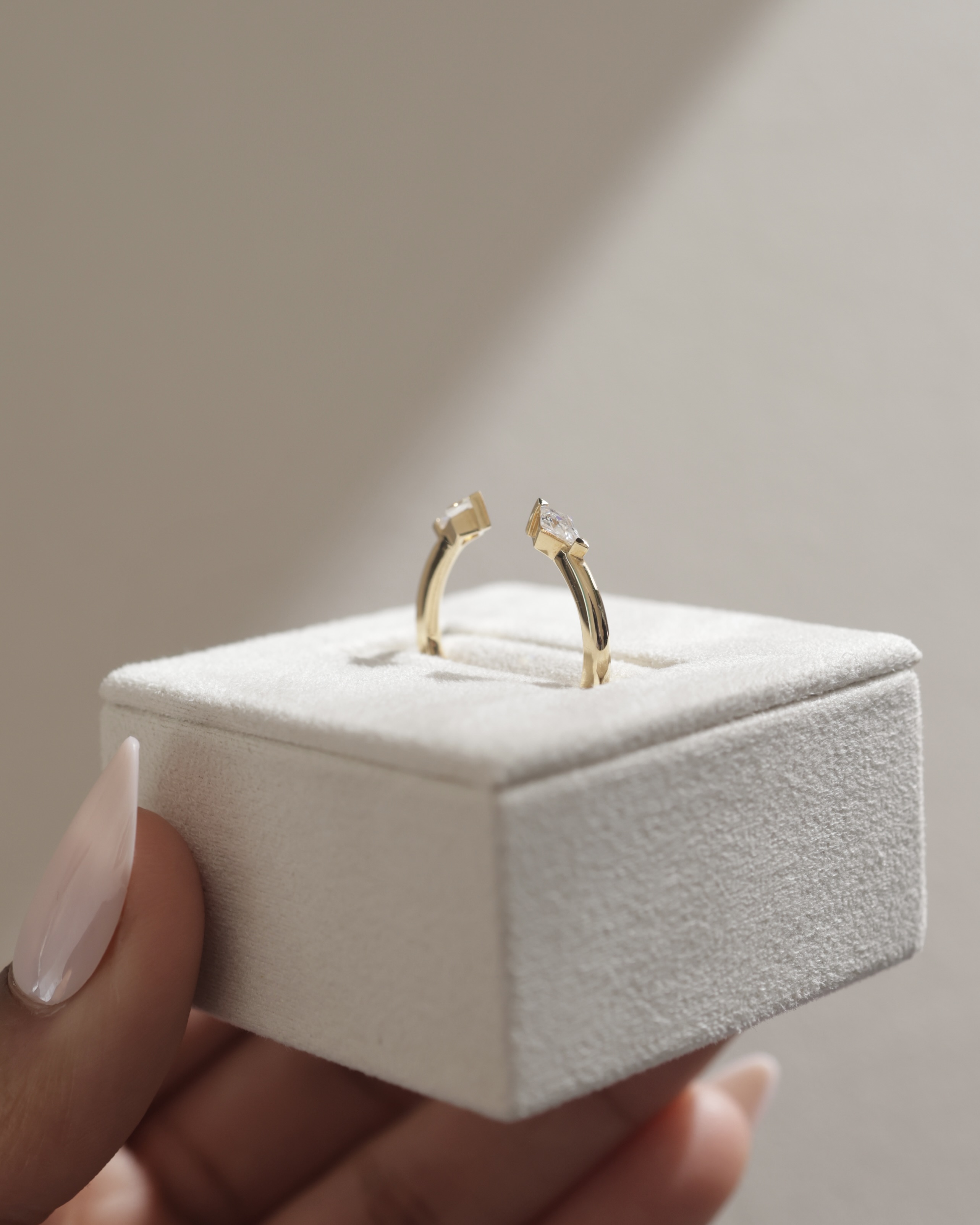 Monique - Kite Stones Wedding Ring Lifestyle Image