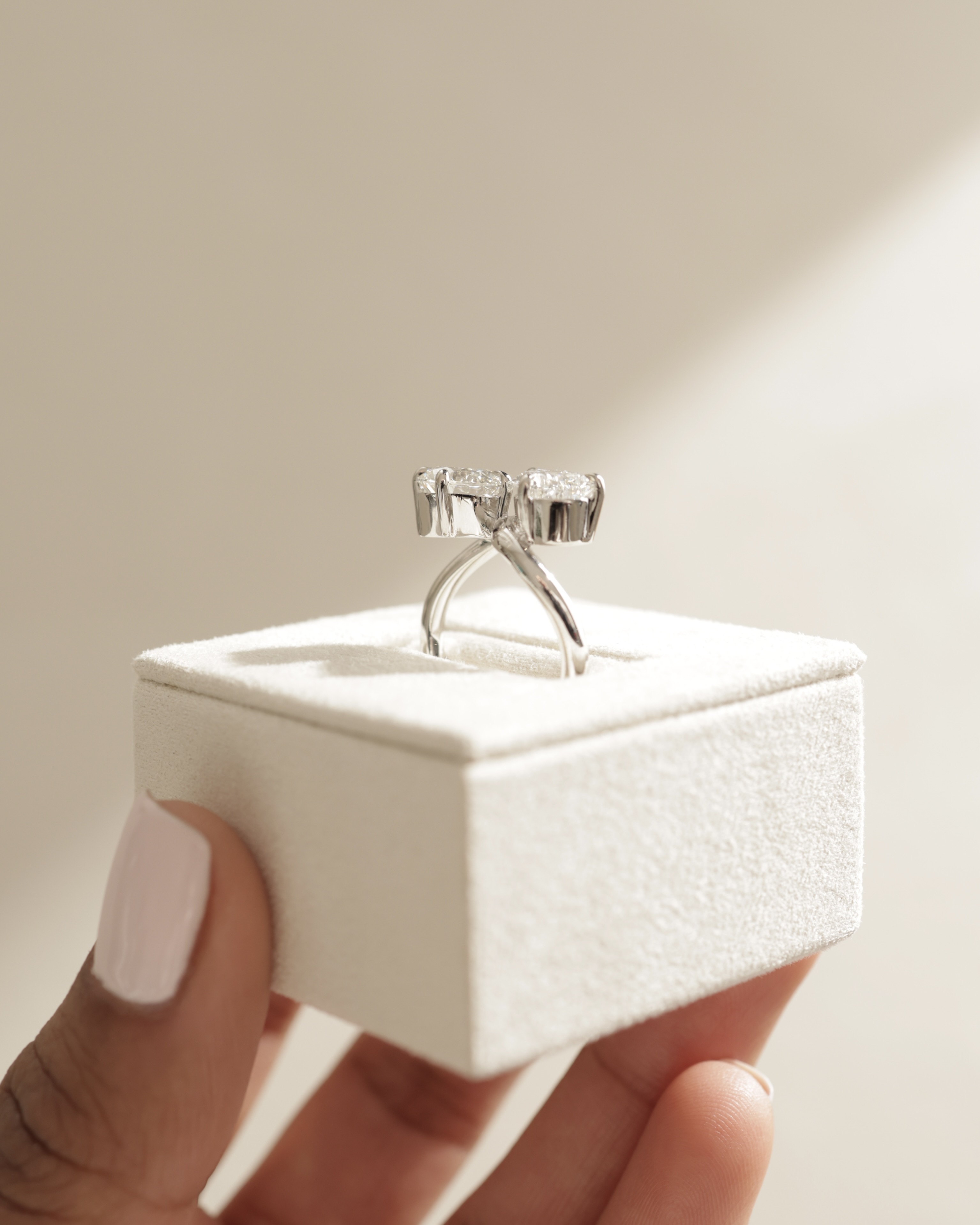 Noor - Pear and Round Stone Twist Toi et Moi Lifestyle Image