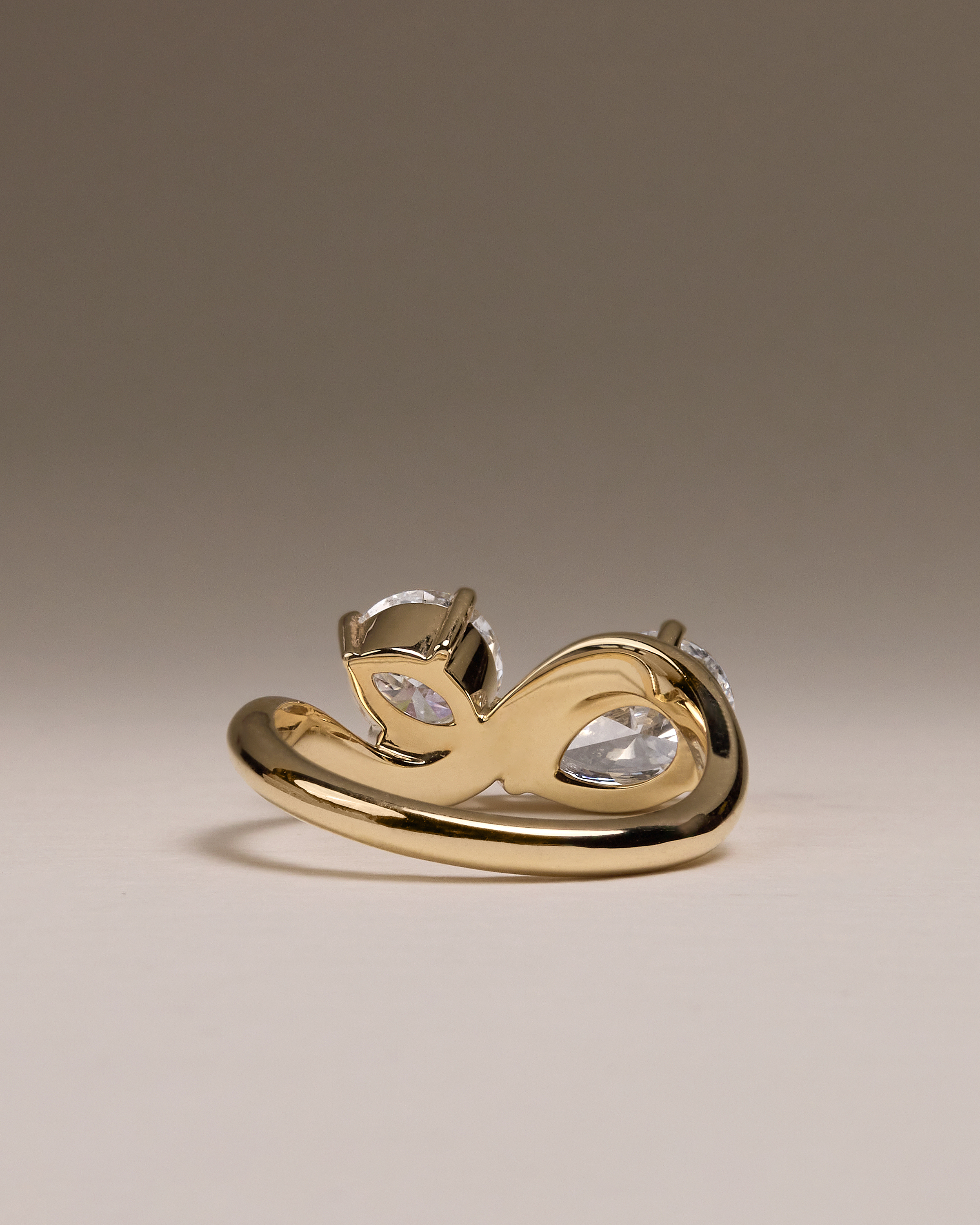 Noor - Pear and Round Stone Twist Toi et Moi Lifestyle Image