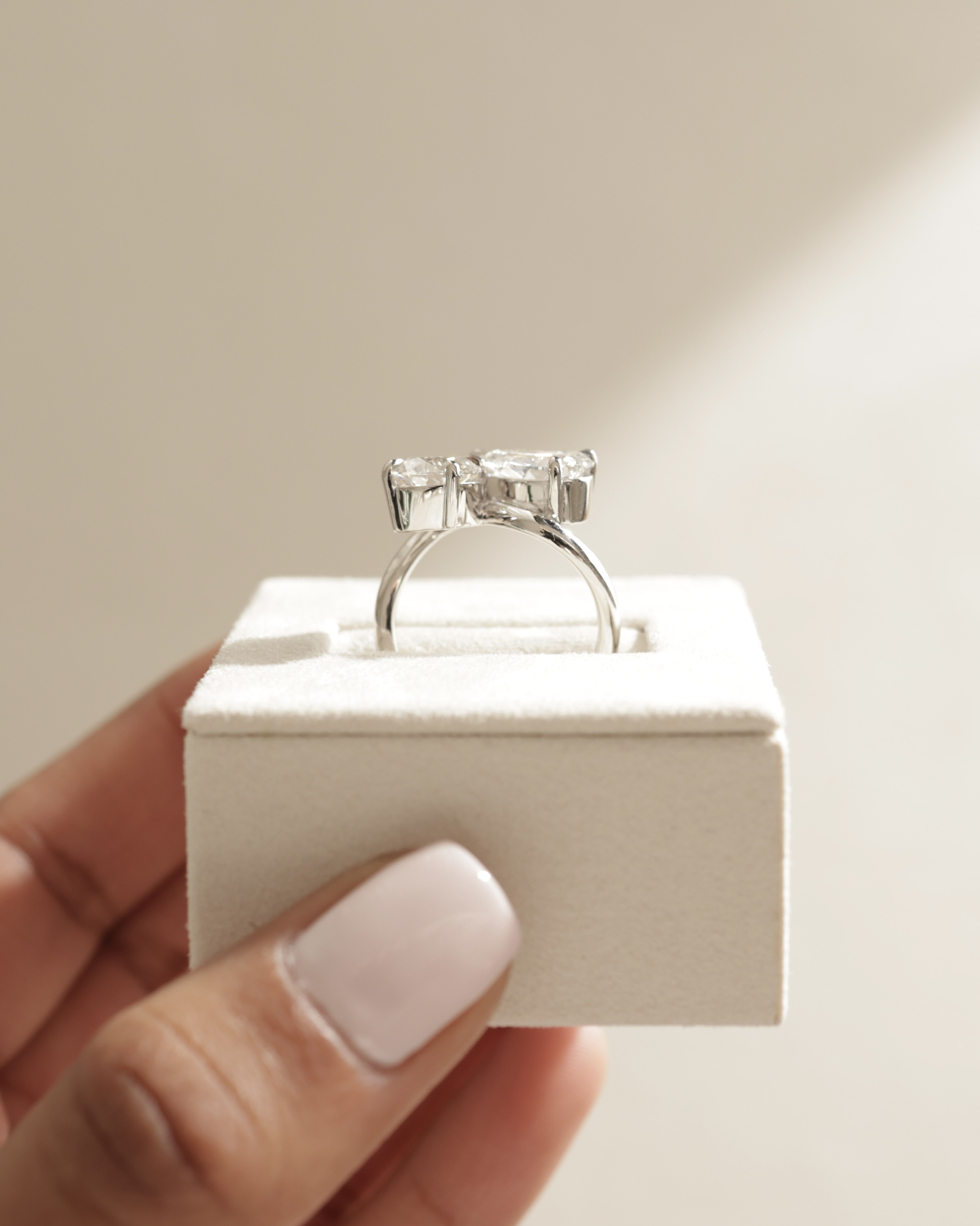 Noor - Pear and Round Stone Twist Toi et Moi Lifestyle Image