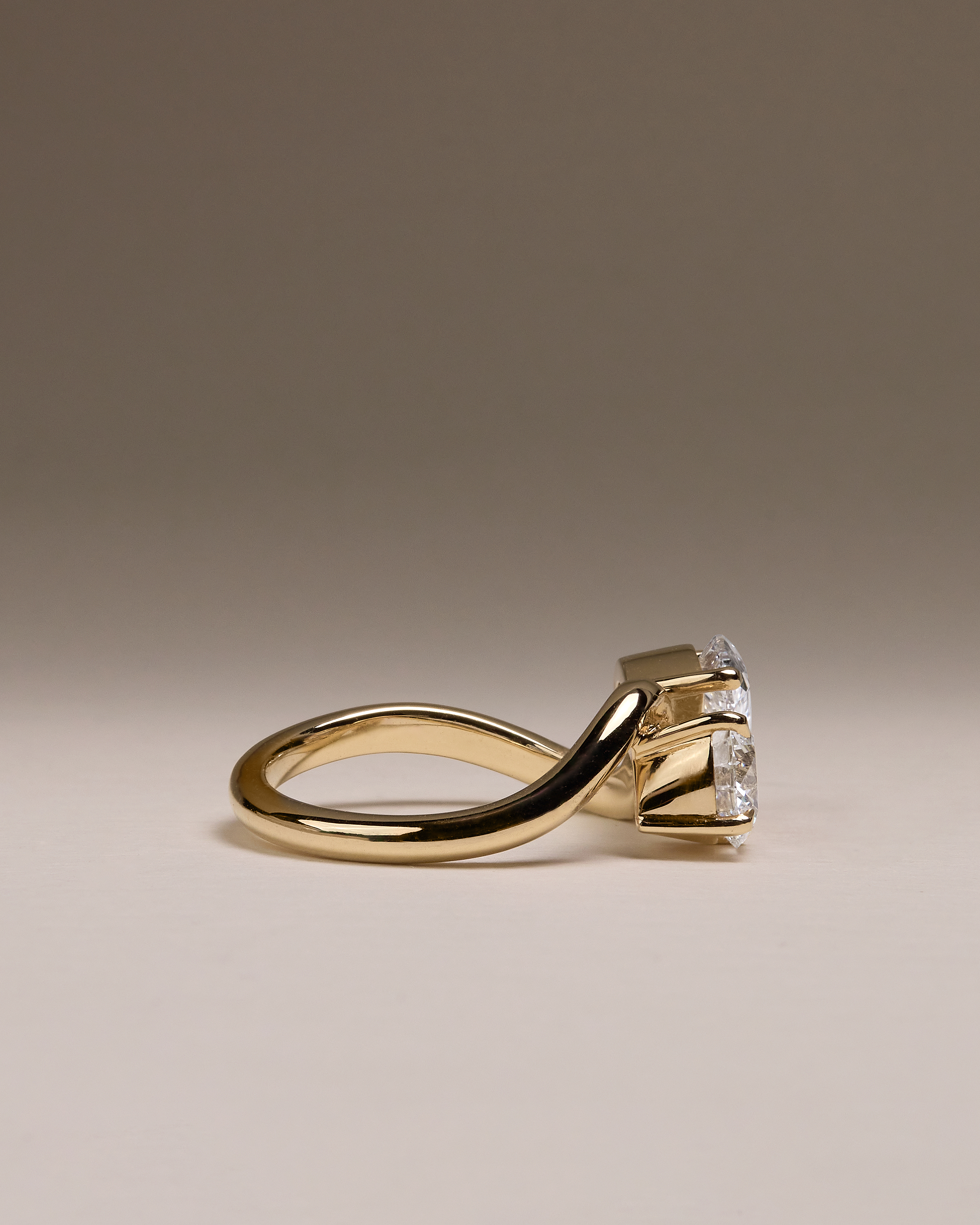 Noor - Pear and Round Stone Twist Toi et Moi Lifestyle Image