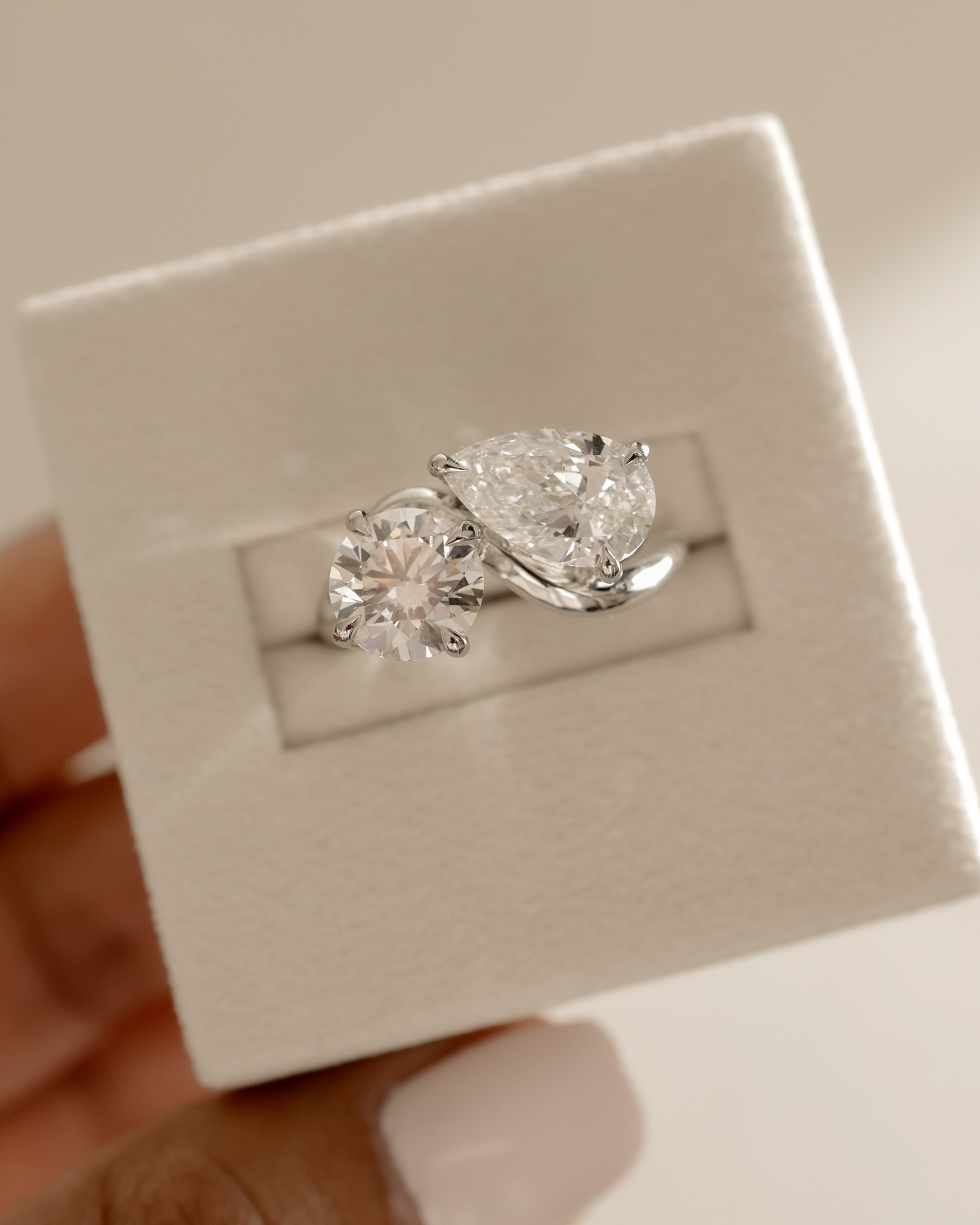 Noor - Pear and Round Stone Twist Toi et Moi Lifestyle Image