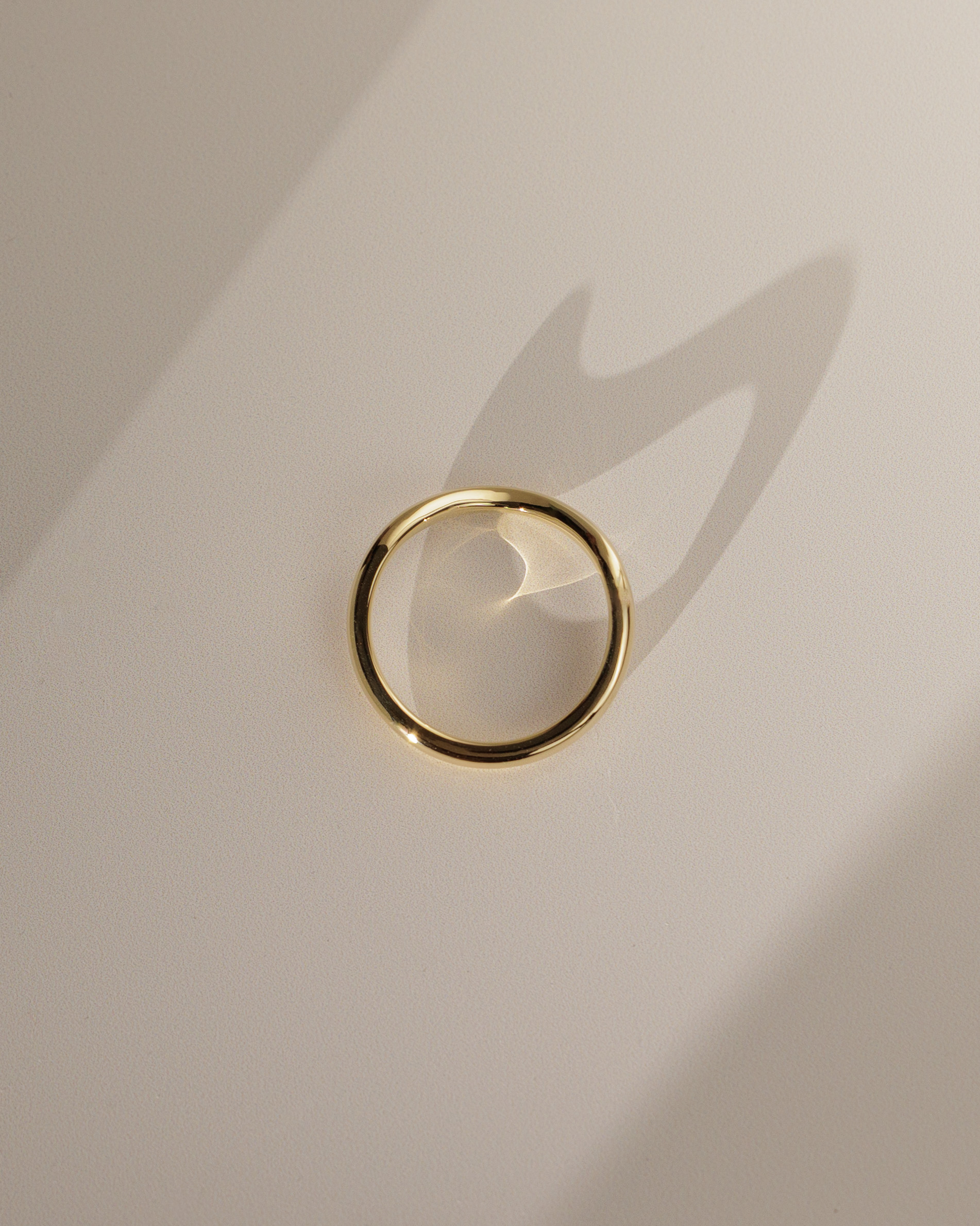 Ocea - Curved Wedding Band Lifestyle Image