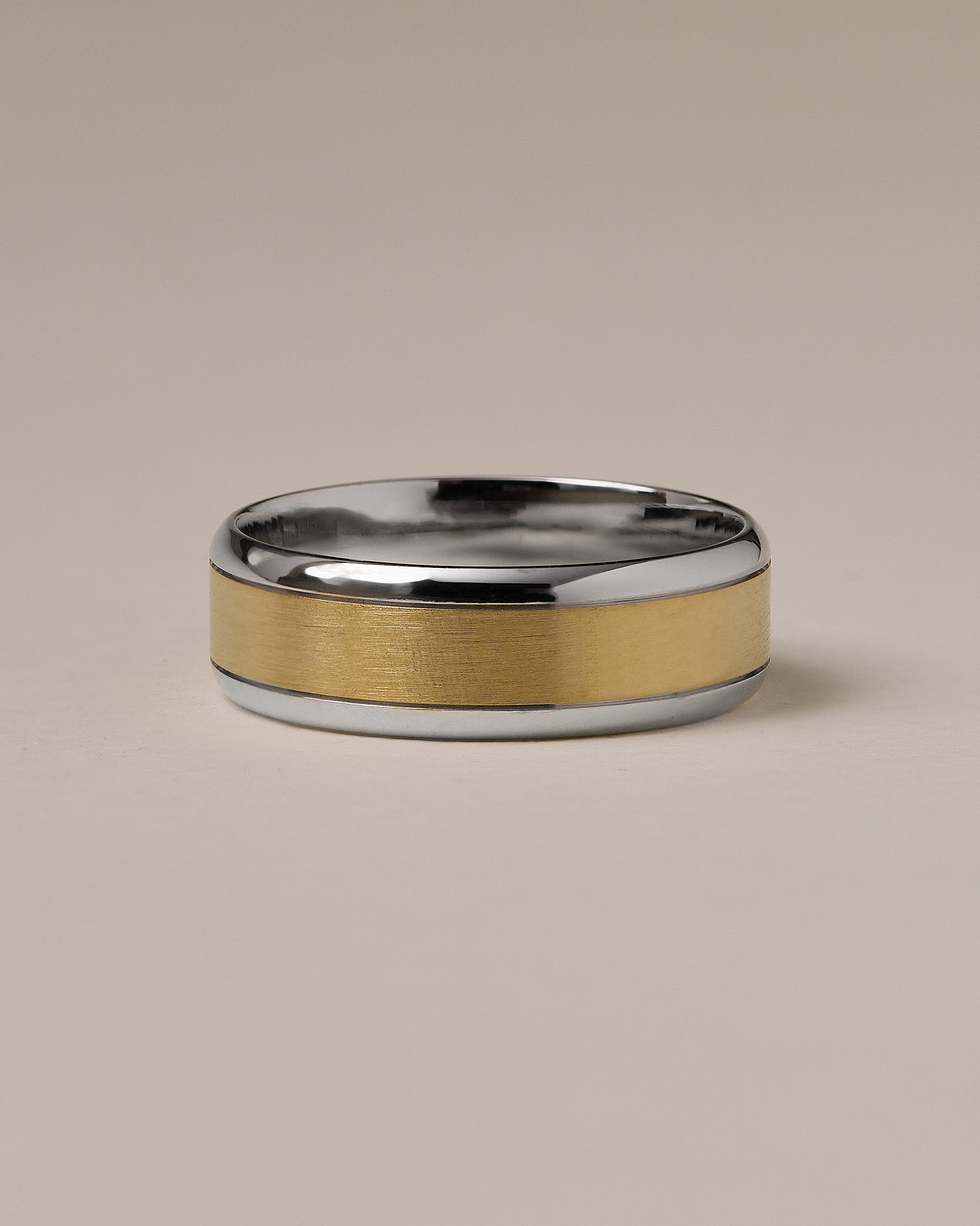 Samuel Mens Wedding Ring Lifestyle Image