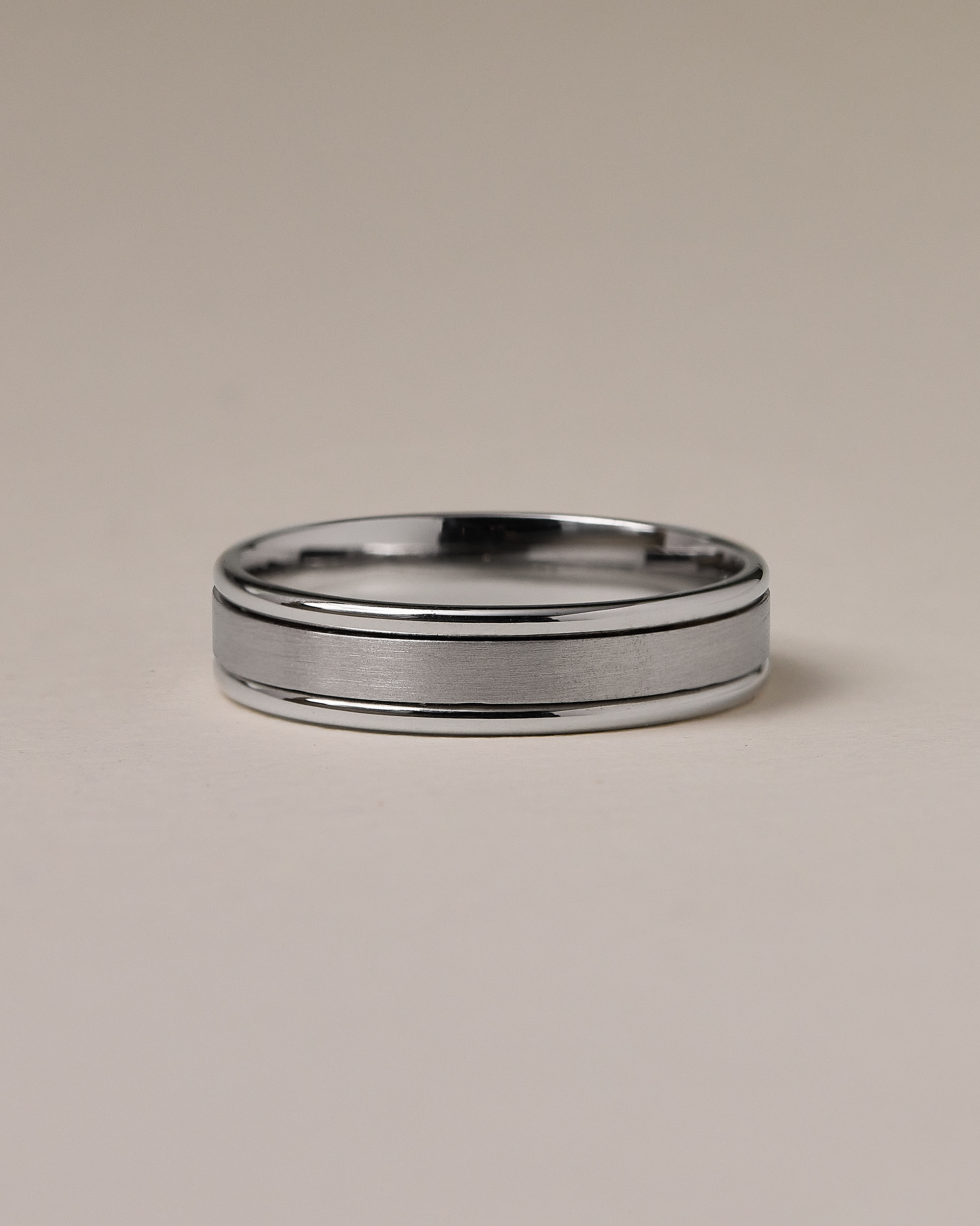 Stephen Mens Wedding Ring Lifestyle Image
